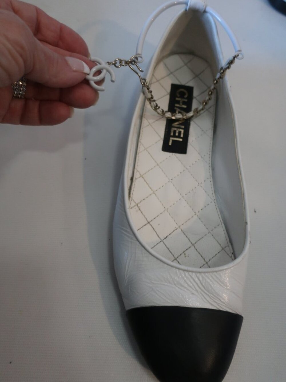 Chanel Wht Pat Leather, Blk Leather Cap Toe Ankle Chain Ballet Flats 39 EUR/US 9 - Picture 4 of 11